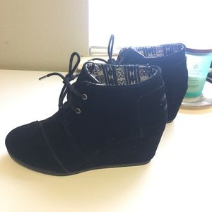 Toms wedge bootie, like brand new